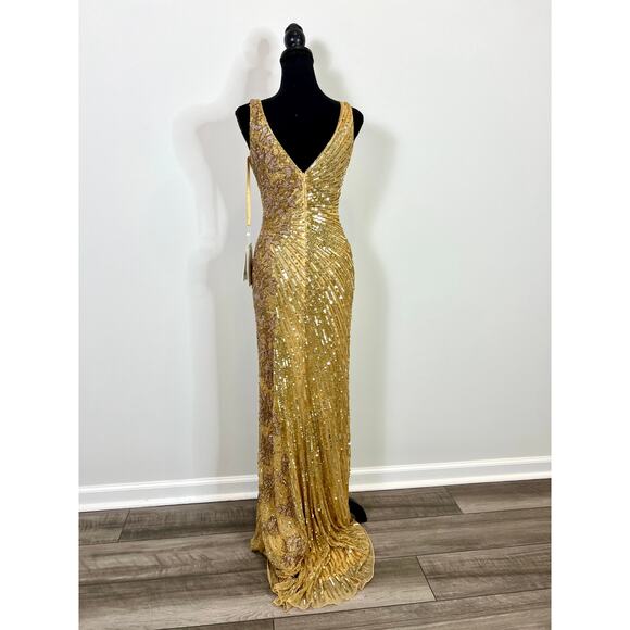 Mac Duggal Gold Sequin Slit Gown Size 2 - Picture 6 of 9